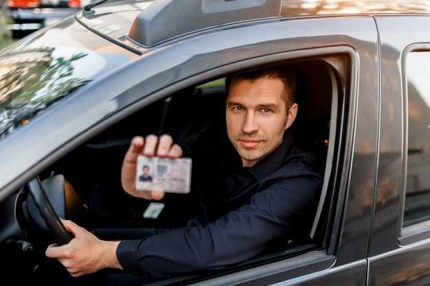 Зачем российских автовладельцев переводят на электронные ПТС